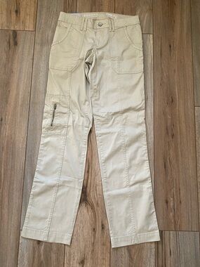 Sonoma Women's Light Tan Cargo Pants with Zip Pocket Detail Size 2